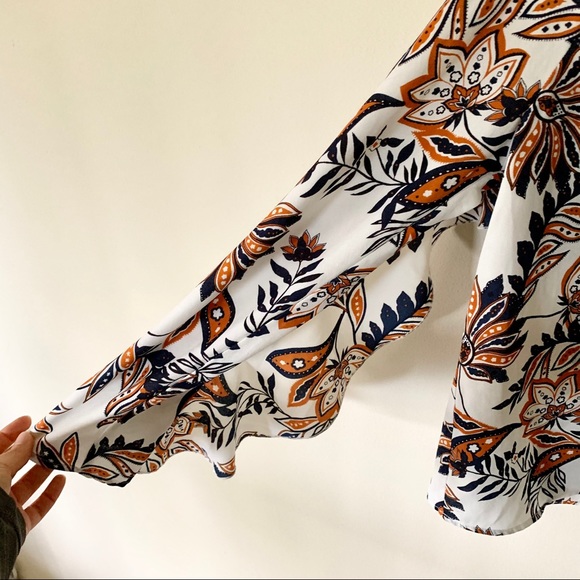 CLOSING SALE!
c&e | Floral White Top - Picture 4 of 5